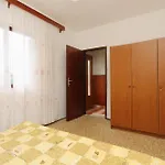 Apartment Apartments With Parking Space Zavalatica, Korcula - 545 *