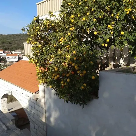 Apartments With A Parking Space Zavalatica, Korcula - 545 Apartment Zavalatica